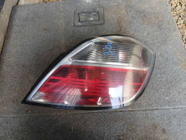 9000 Opel H astra 2006-2014 Lámpa , Fényszóró Használt sima  Jobb hátsó