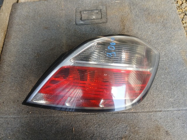 9000 Opel H astra 2006-2014 Lámpa , Fényszóró Használt sima  Jobb hátsó