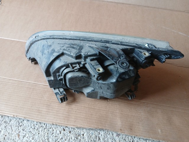 10027 Ford Focus 2004-2008 Lámpa , Fényszóró Használt Jobb első