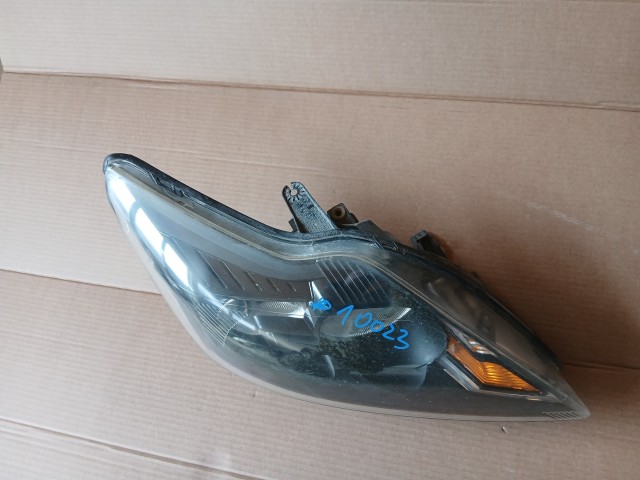 10023 Ford Focus 2008-2011 Lámpa , Fényszóró Használt Jobb első