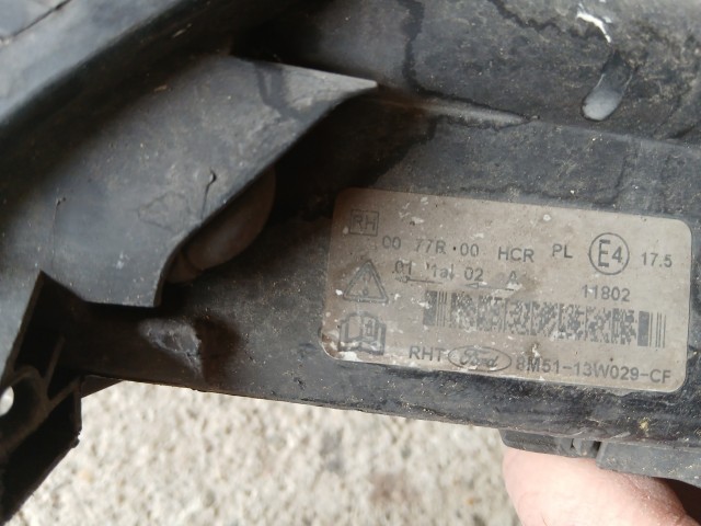 10023 Ford Focus 2008-2011 Lámpa , Fényszóró Használt Jobb első