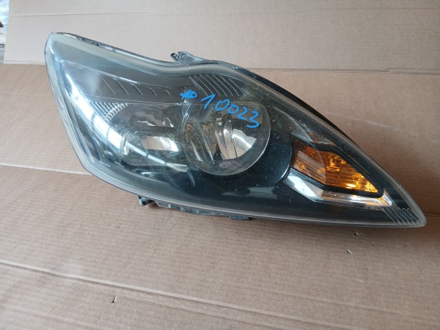 10023 Ford Focus 2008-2011 Lámpa , Fényszóró Használt Jobb első
