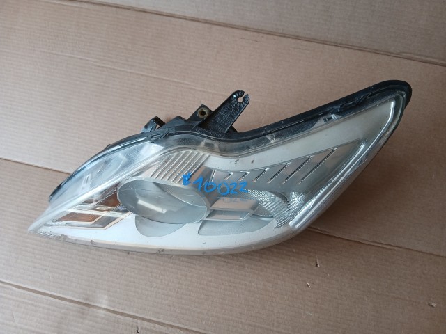10022 Ford Focus 2008-2011 Lámpa , Fényszóró Használt sima Bal első 