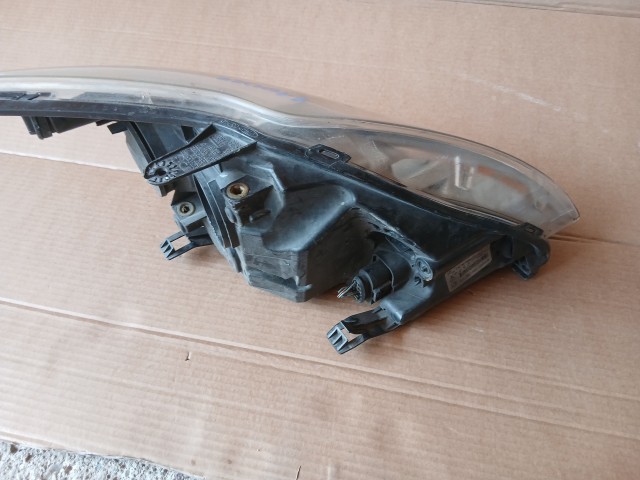 10022 Ford Focus 2008-2011 Lámpa , Fényszóró Használt sima Bal első 