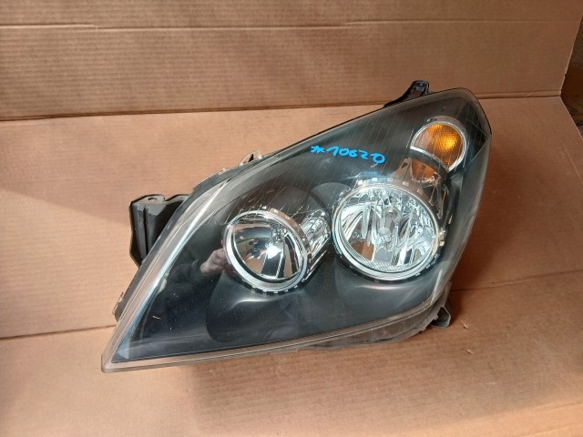 10020 Opel H astra 2004-2014 Lámpa , Fényszóró Használt sima Bal első  Hella