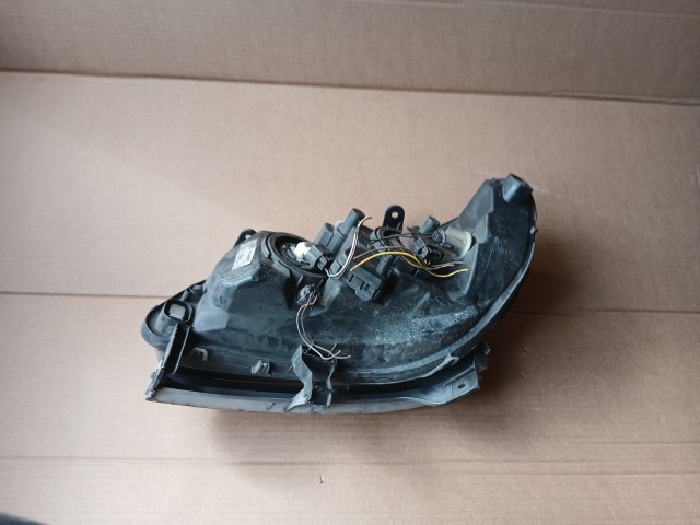 10019 Opel Zafira A 1999-2005 1999-2005 Lámpa , Fényszóró Használt sima Jobb első