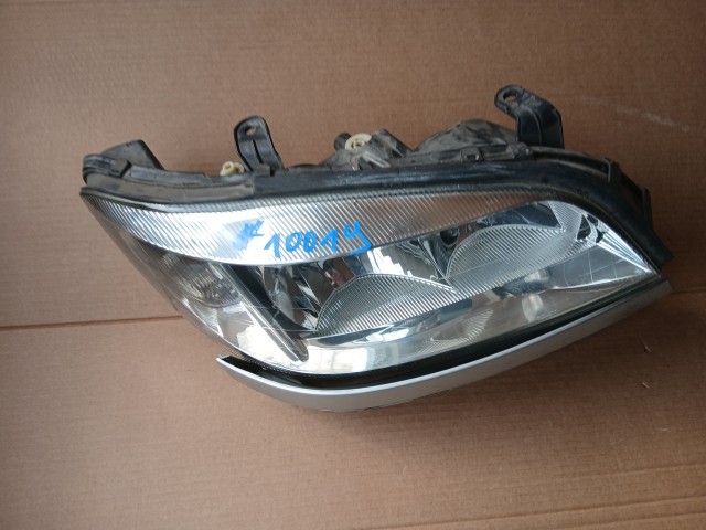 10019 Opel Zafira A 1999-2005 1999-2005 Lámpa , Fényszóró Használt sima Jobb első