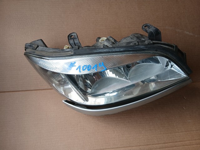 10019 Opel Zafira A 1999-2005 1999-2005 Lámpa , Fényszóró Használt sima Jobb első