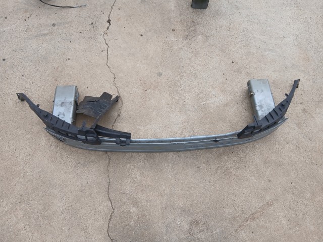 Opel Astra J 2009-2015 Lökhárító tartó Használt Első, felső