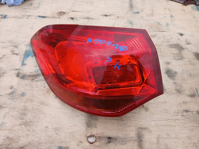 10010 Opel Astra J 2009-2015 Lámpa , Fényszóró Használt Bal hátsó külső