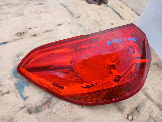 10010 Opel Astra J 2009-2015 Lámpa , Fényszóró Használt Bal hátsó külső