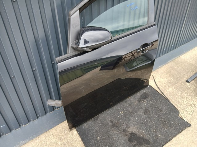 10001 Opel Astra J 2009-2015 Ajtó Használt Bal első Fekete Z20r