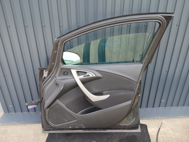 10000 Opel Astra J 2009-2015 Ajtó Használt Jobb első Fekete Z20r