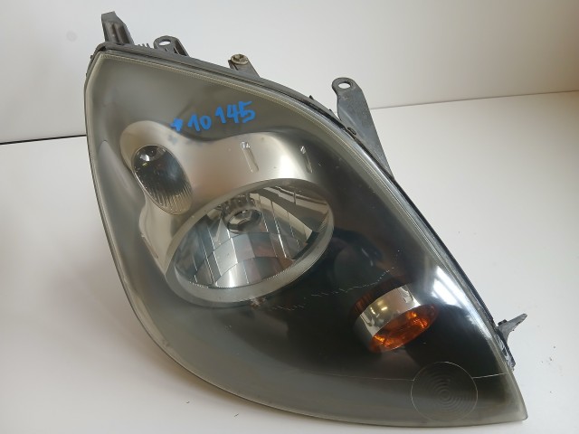 10145 Ford Fiesta 2006-2008 Lámpa , Fényszóró Használt sima Jobb első