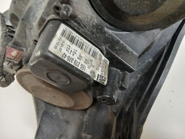 10144 Opel H astra 2004-2014 Lámpa , Fényszóró Használt Jobb első Hella