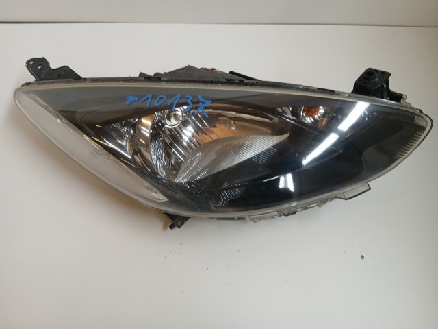 10137 Mazda 2es 2006-2012 Lámpa , Fényszóró Használt Jobb első