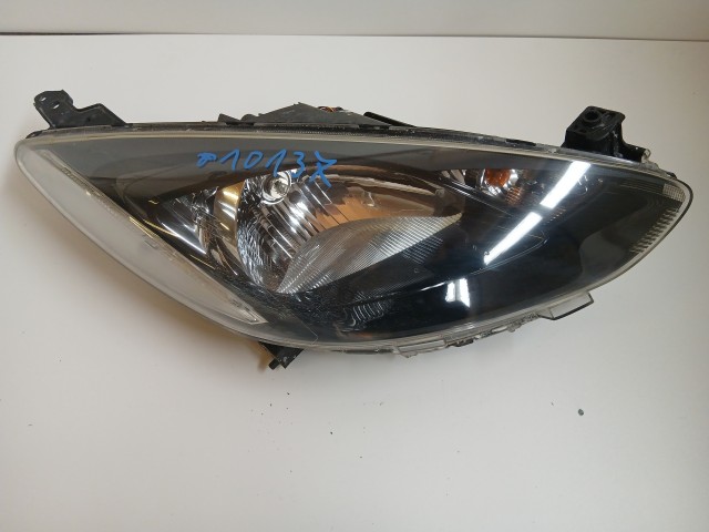 10137 Mazda 2es 2006-2012 Lámpa , Fényszóró Használt Jobb első