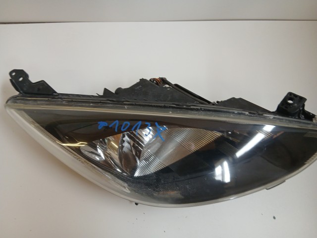 10137 Mazda 2es 2006-2012 Lámpa , Fényszóró Használt Jobb első