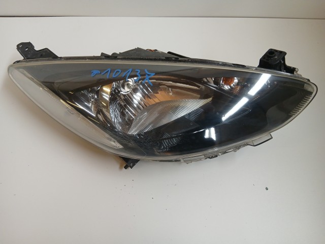 10137 Mazda 2es 2006-2012 Lámpa , Fényszóró Használt Jobb első