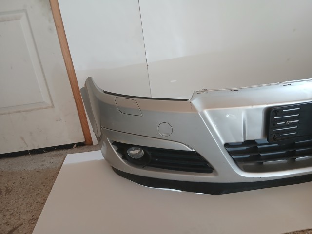 10120 Opel H astra 2004-2006 Lökhárító Használt első Ezüst Z157
