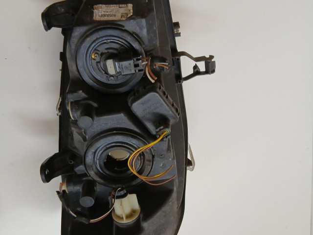 10110 Opel Zafira A 1999-2005 1999-2005 Lámpa , Fényszóró Használt Bal első 