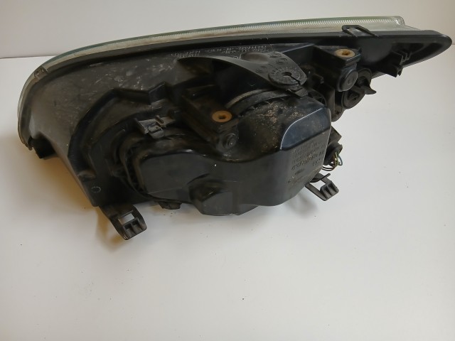 10104 Ford Focus II. 2004-2011 Lámpa , Fényszóró Használt Jobb első