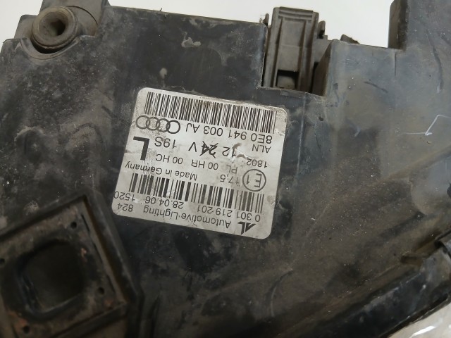10102 Audi A4 B7 2004-2008 Lámpa , Fényszóró Használt Bal első 