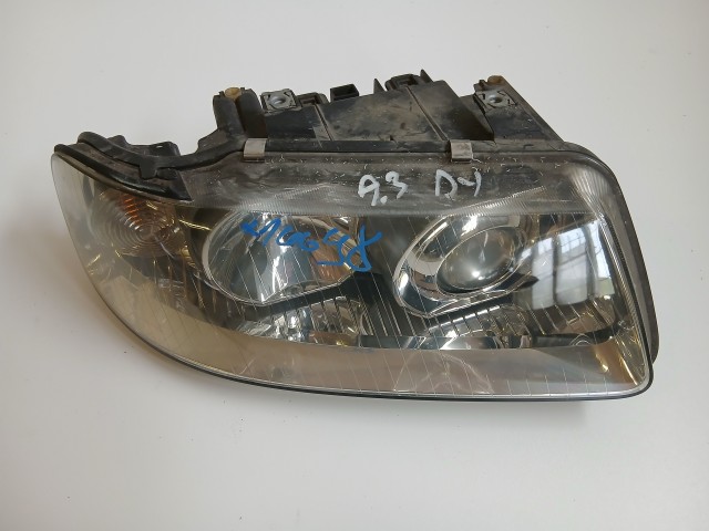 10098 Audi A8 D3 (4E2 , 4E8) 2002-2010 Lámpa , Fényszóró Használt Jobb első