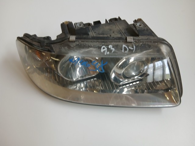 10098 Audi A8 D3 (4E2 , 4E8) 2002-2010 Lámpa , Fényszóró Használt Jobb első