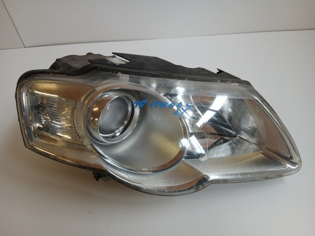 10097 Volkswagen Passat B6 2005-2010 Lámpa , Fényszóró Használt Jobb első