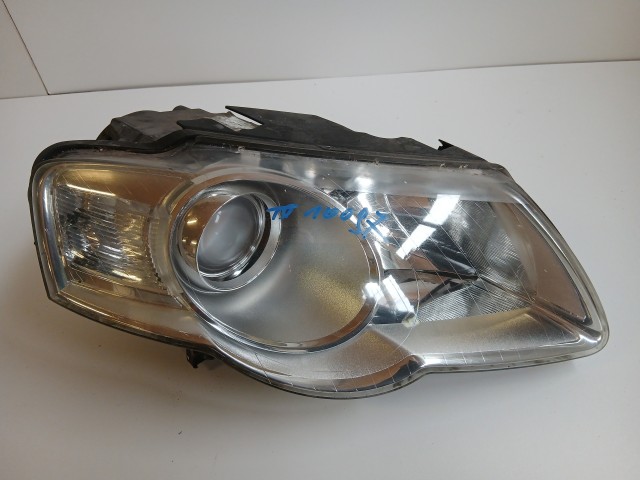 10097 Volkswagen Passat B6 2005-2010 Lámpa , Fényszóró Használt Jobb első