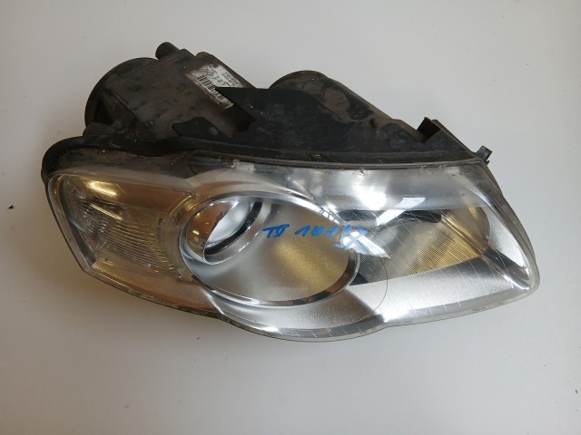 10097 Volkswagen Passat B6 2005-2010 Lámpa , Fényszóró Használt Jobb első
