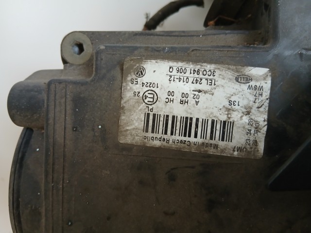 10097 Volkswagen Passat B6 2005-2010 Lámpa , Fényszóró Használt Jobb első