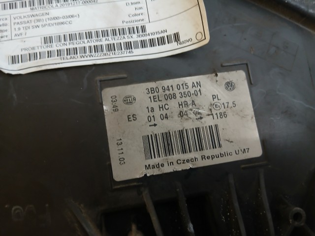 10096 Volkswagen Passat 2000-2004 Lámpa , Fényszóró Használt Bal első 