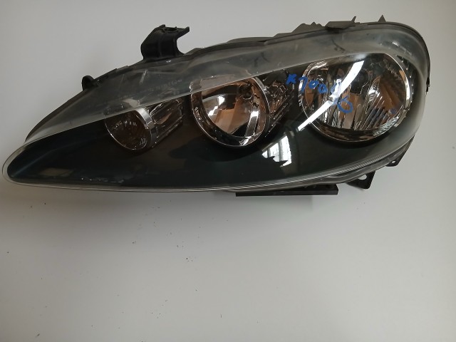 10088 Alfa Romeo 147 2000-2010 Lámpa , Fényszóró Használt Jobb első
