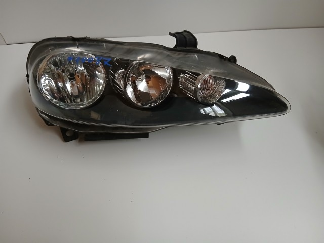 10087 Alfa Romeo 147 2000-2010 Lámpa , Fényszóró Használt Jobb első
