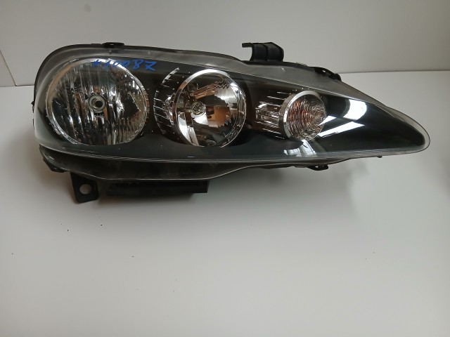 10087 Alfa Romeo 147 2000-2010 Lámpa , Fényszóró Használt Jobb első