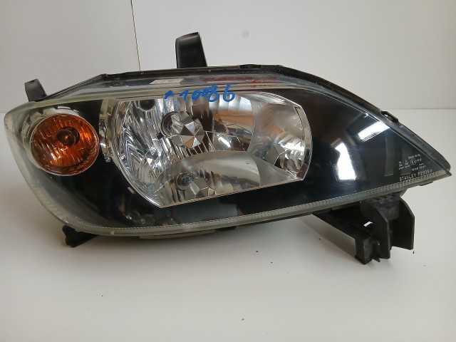 10086 Mazda 2es 2006-2012 Lámpa , Fényszóró Használt Jobb első