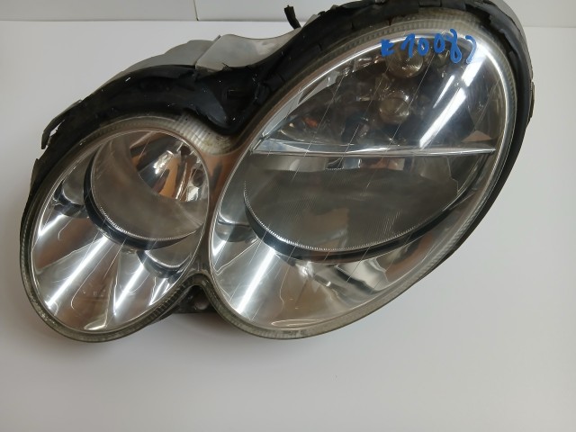 10082 Mercedes Benz C w203 2003-2007 Lámpa , Fényszóró Használt Bal első 