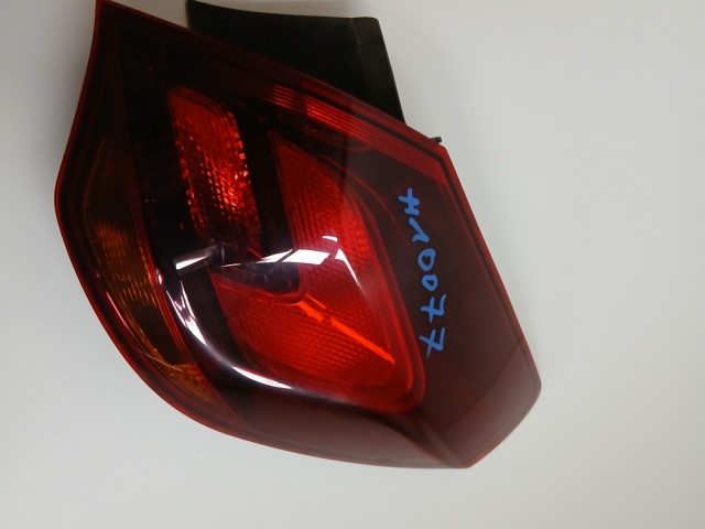 10077 Opel Astra J 2009-2015 Lámpa , Fényszóró Használt  Jobb hátsó