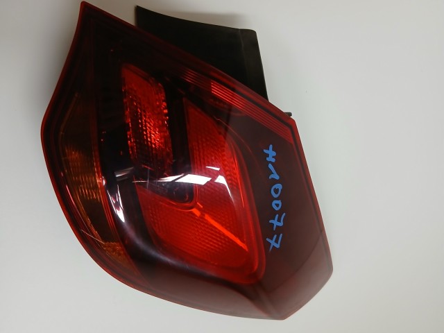 10077 Opel Astra J 2009-2015 Lámpa , Fényszóró Használt  Jobb hátsó