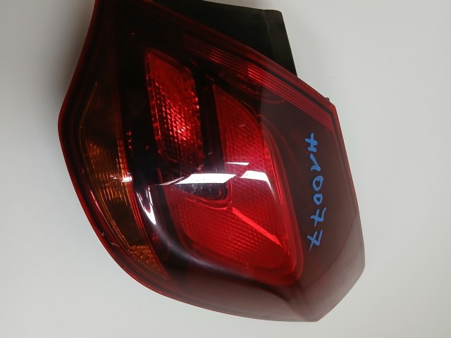 10077 Opel Astra J 2009-2015 Lámpa , Fényszóró Használt  Jobb hátsó