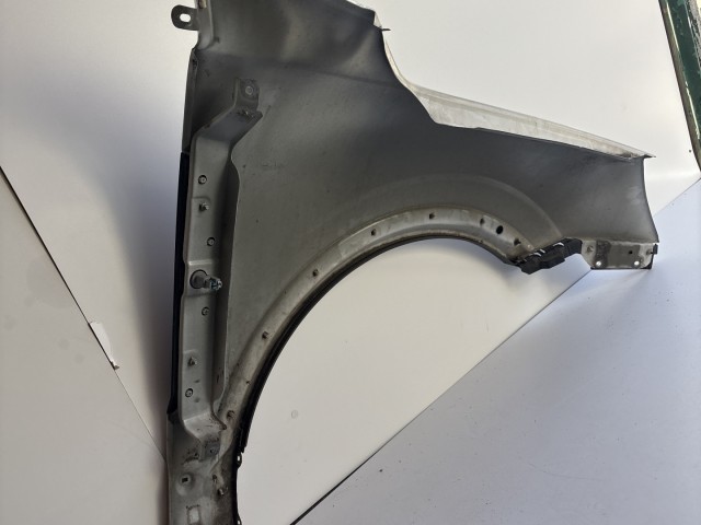10178 Opel Antara 2006-2015 Sárvédő Használt Bal első Fehér Z40r