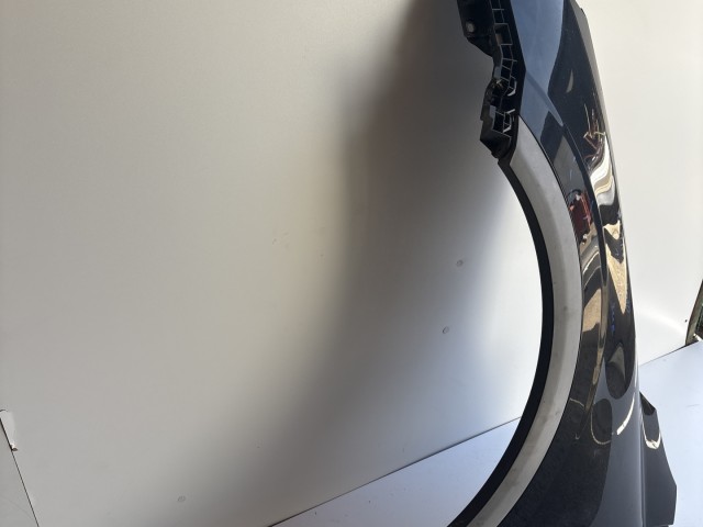 10176 Opel Antara 2010-2015 Sárvédő Használt Bal első Fekete Z22c