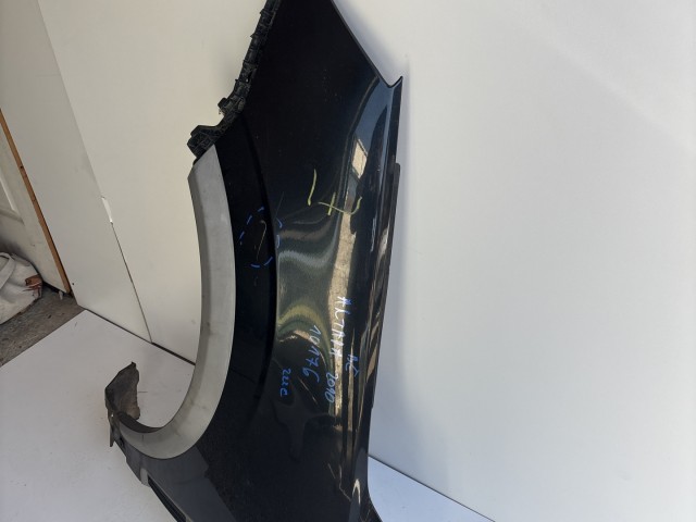 10176 Opel Antara 2010-2015 Sárvédő Használt Bal első Fekete Z22c