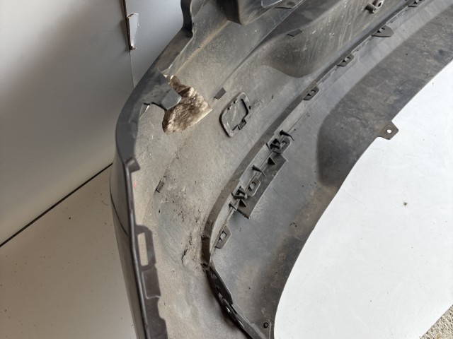 10187 Opel Astra K 2015 Lökhárító Használt hátsó Fekete Z190