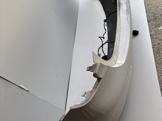 10189 Opel Astra K 2015 Lökhárító Használt hátsó Fehér 