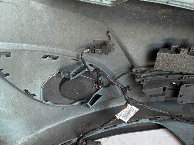 10198 Opel Meriva B 2010-2017 Lökhárító Használt első Türkiz Z21z