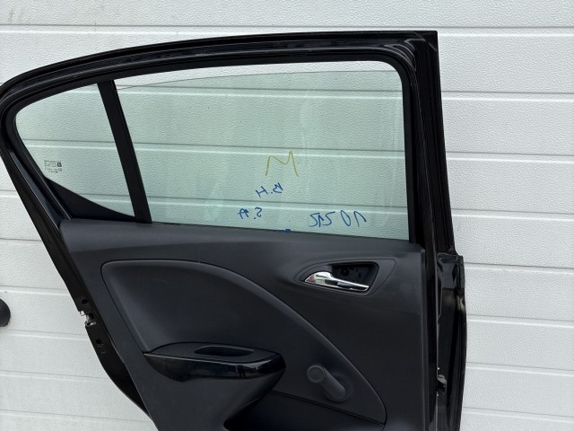 10212 Opel Corsa E 2014- 2014 Ajtó Használt Bal hátsó Fekete Z22c