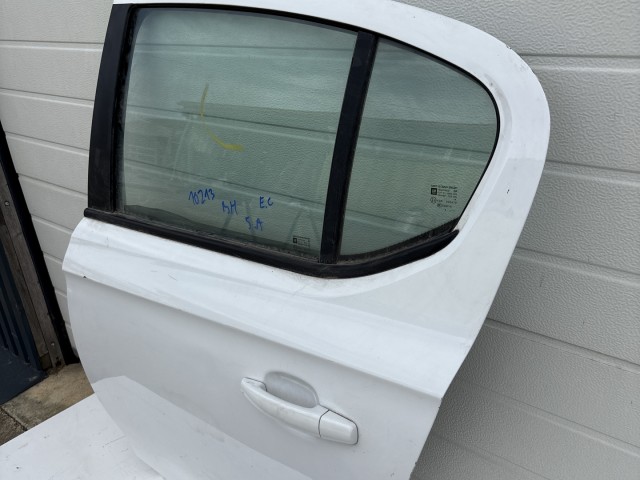 10213 Opel Corsa E 2014- 2014 Ajtó Használt Bal hátsó Fehér 